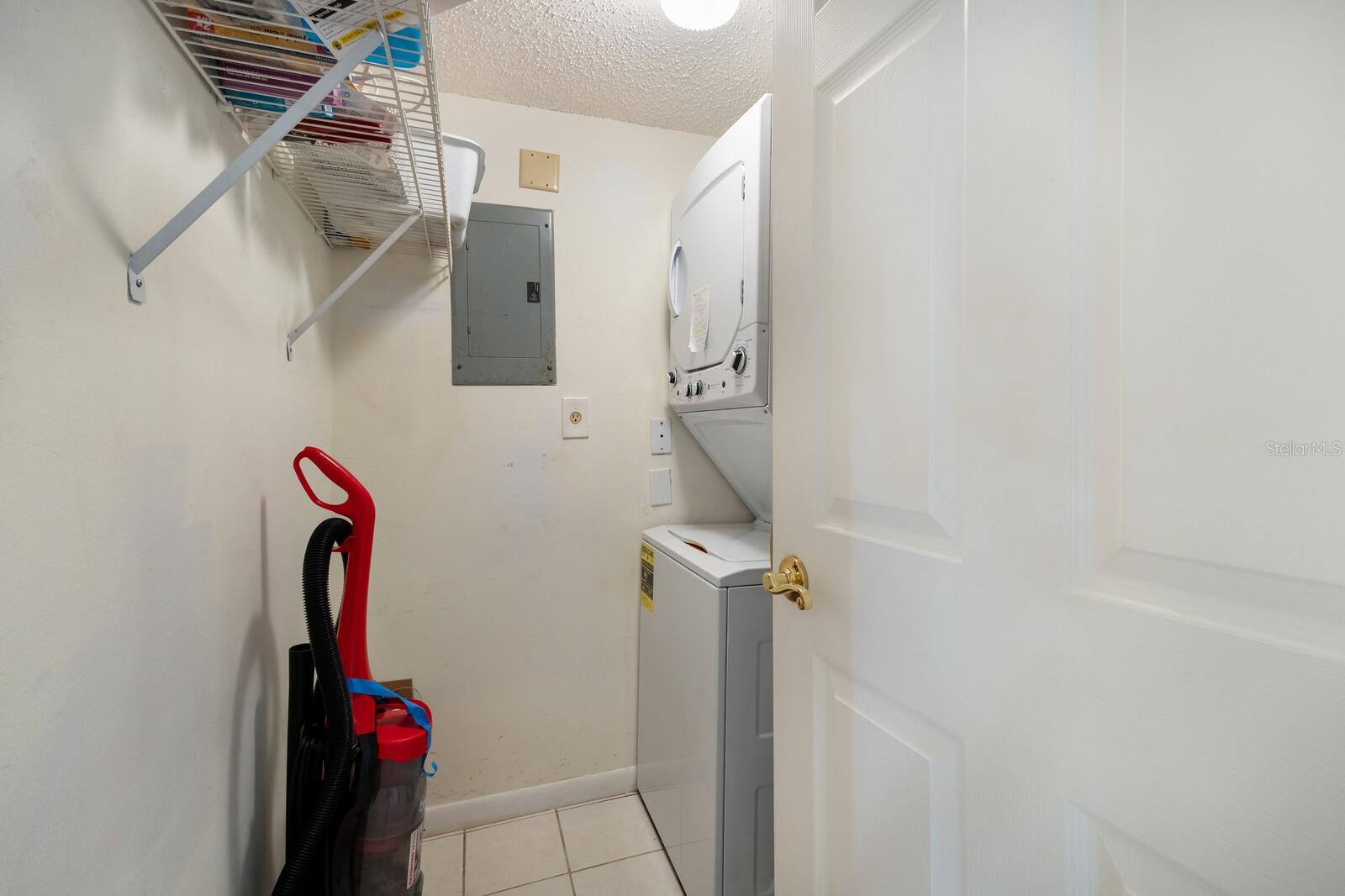 Image 18 of 29 For 4564 Longwater  53