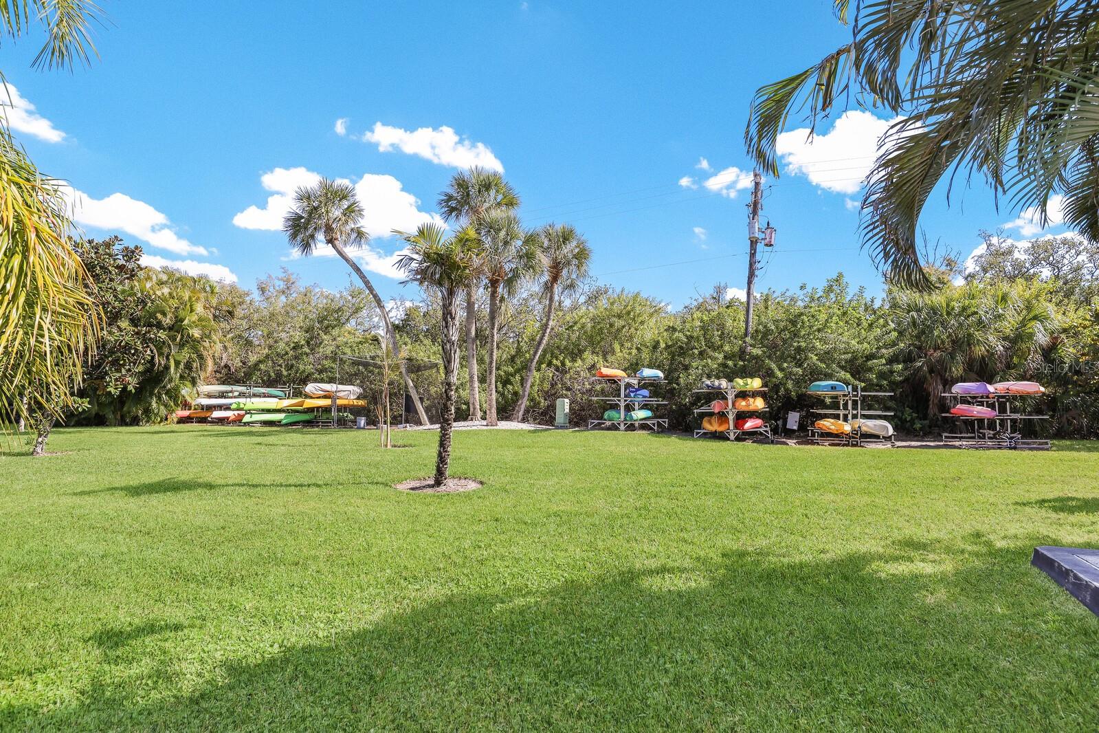 Image 33 of 37 For 957 Spanish Drive N