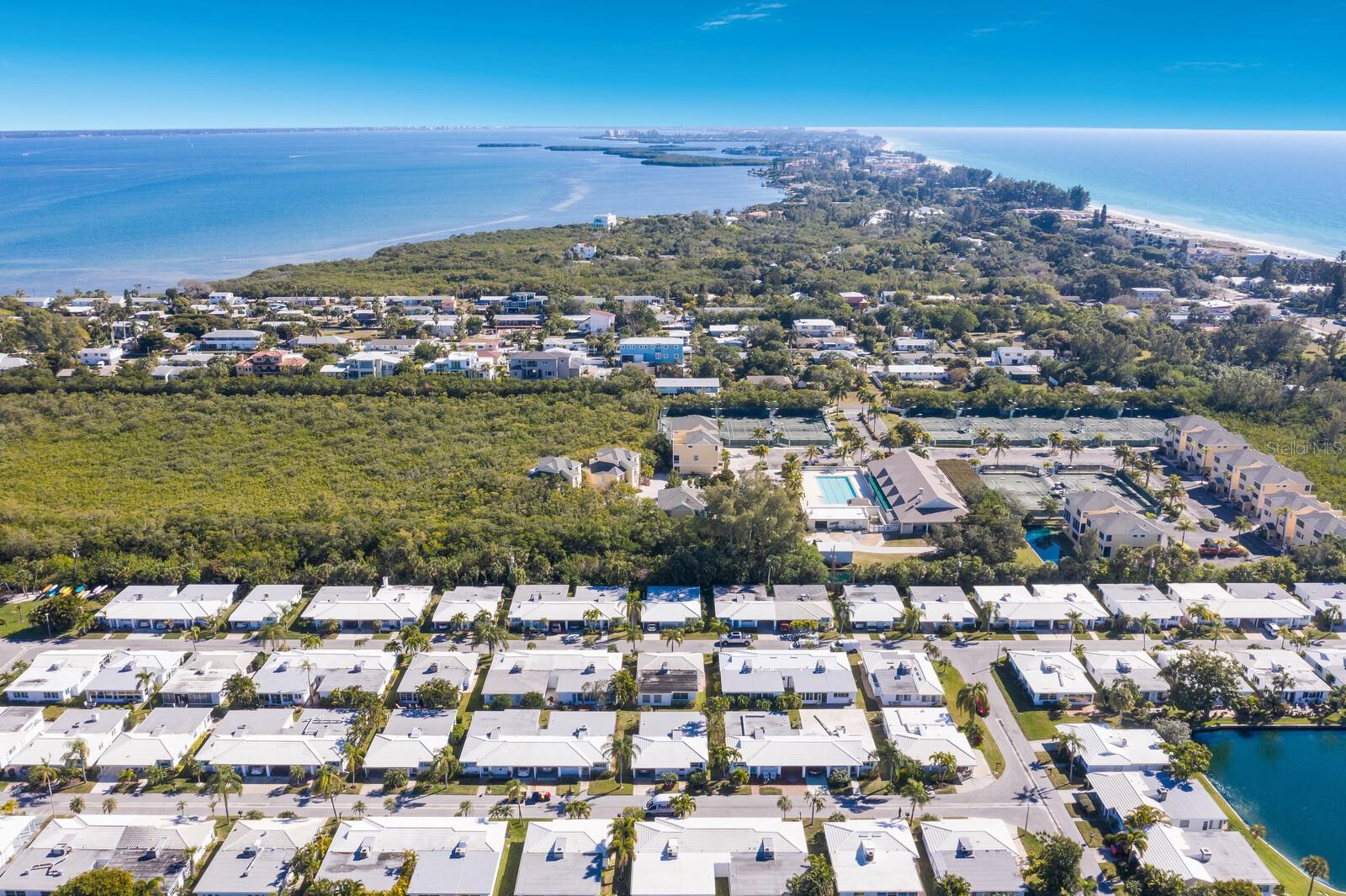 Image 36 of 37 For 957 Spanish Drive N