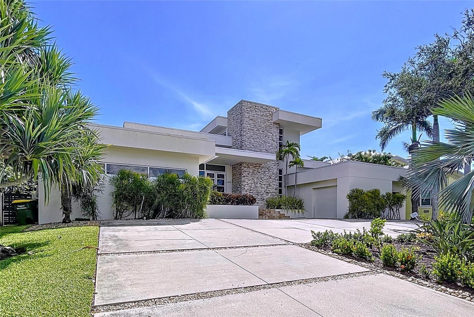 Image 94 of 100 For 1347 Harbor Drive