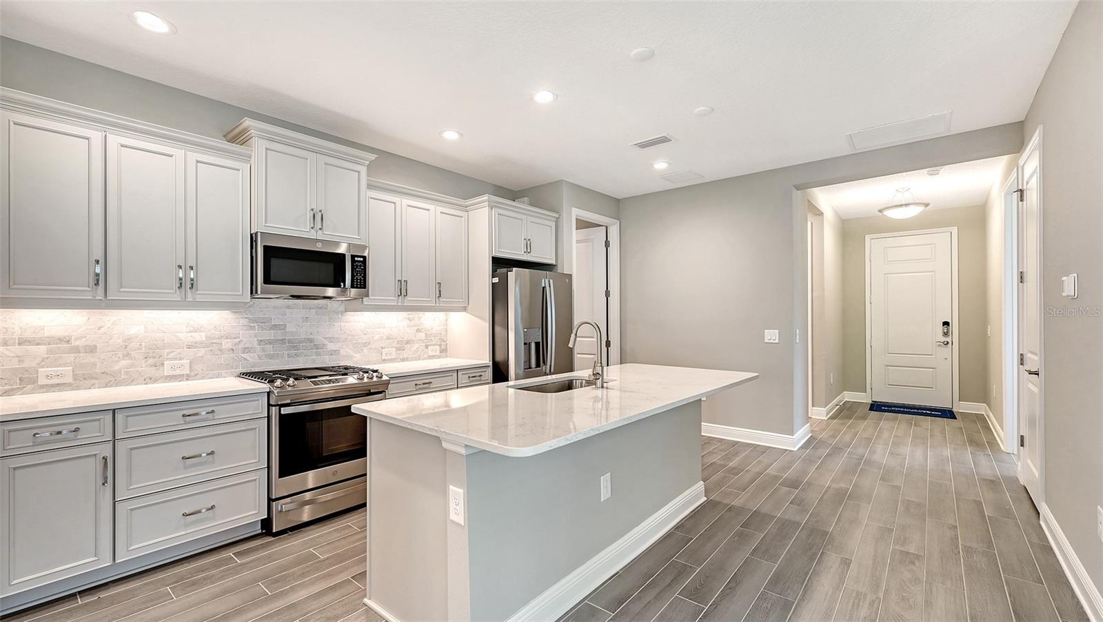 Image 6 of 31 For 12713 Palatka Drive