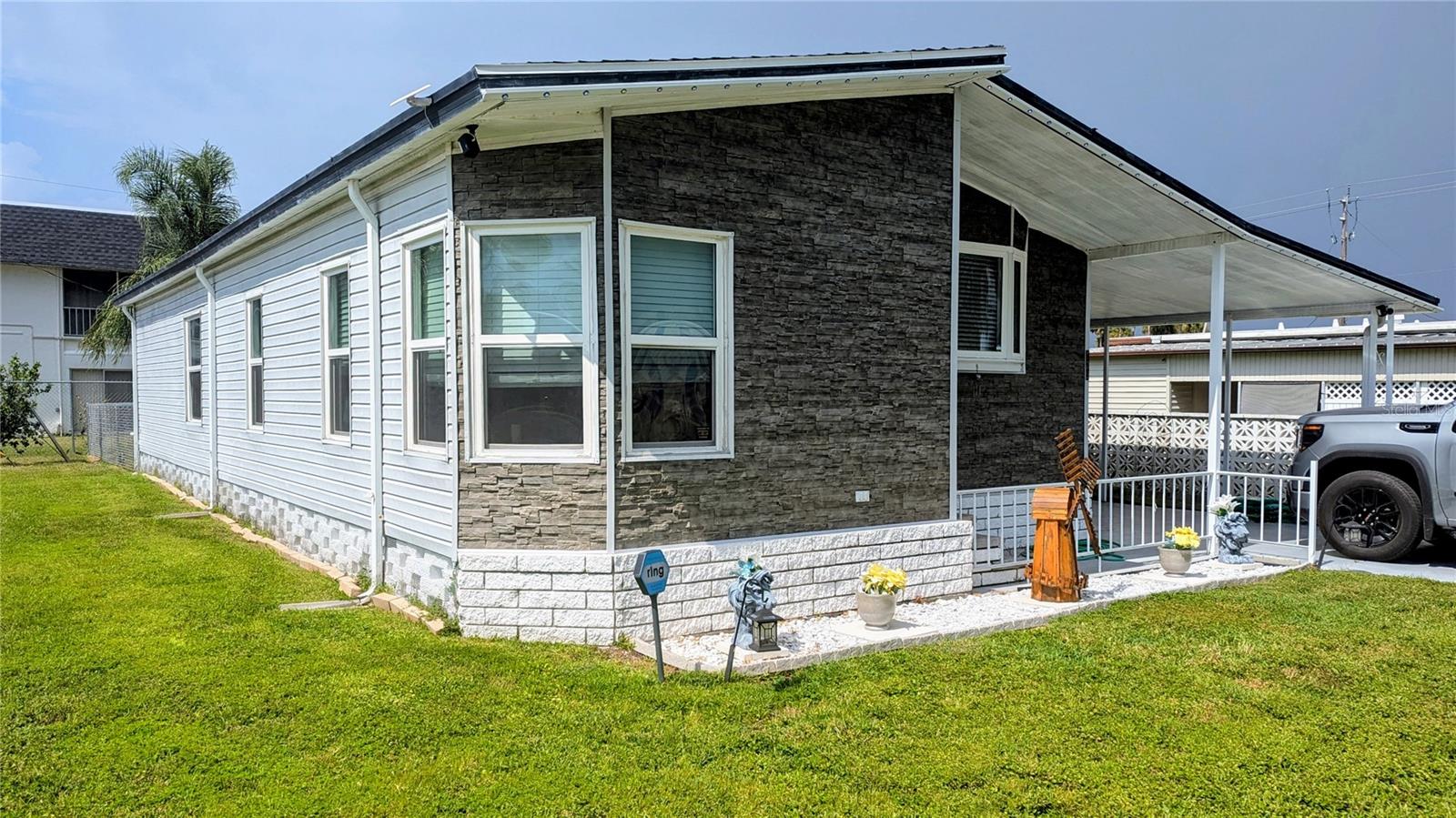 Image 4 of 13 For 105 48th Avenue W