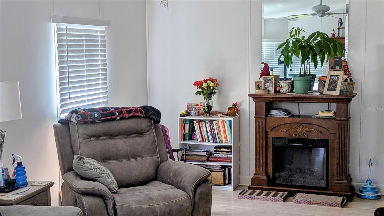 Image 9 of 13 For 105 48th Avenue W