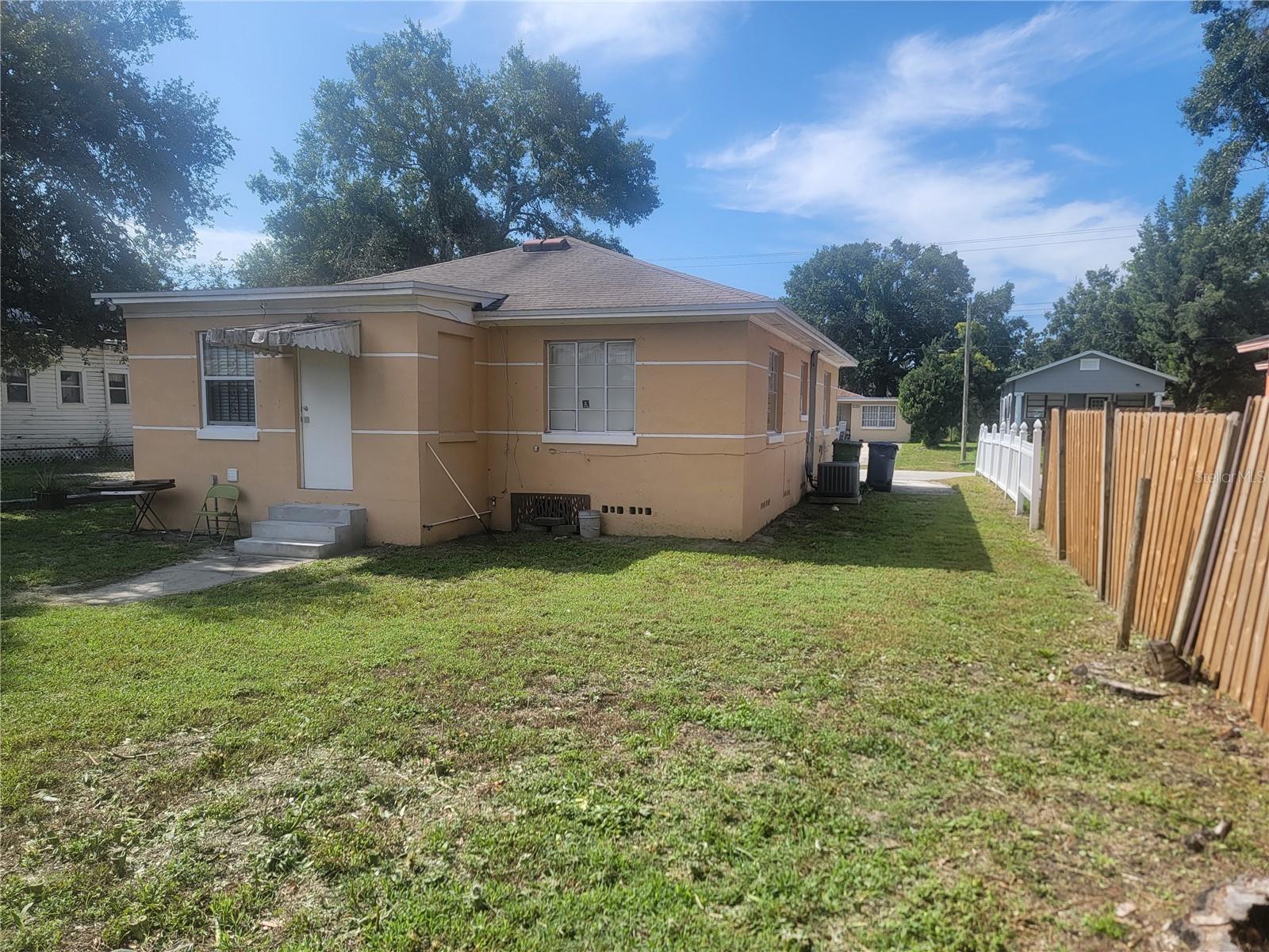 Image 10 of 10 For 2105 Saint Joseph Street