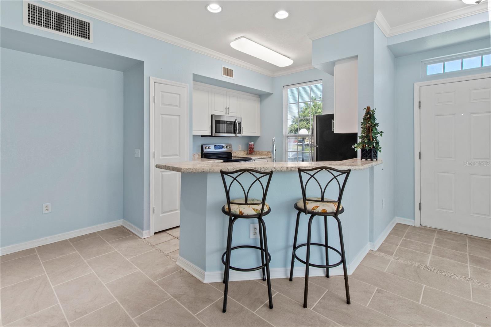 Image 14 of 41 For 5560 Rosehill Road 103