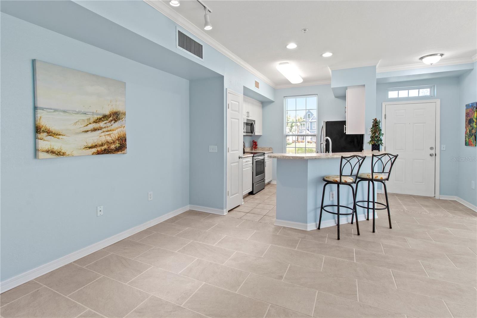 Image 16 of 41 For 5560 Rosehill Road 103