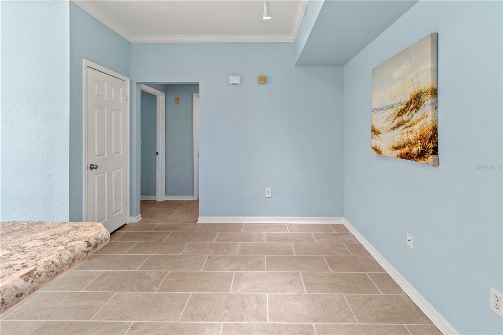 Image 17 of 41 For 5560 Rosehill Road 103