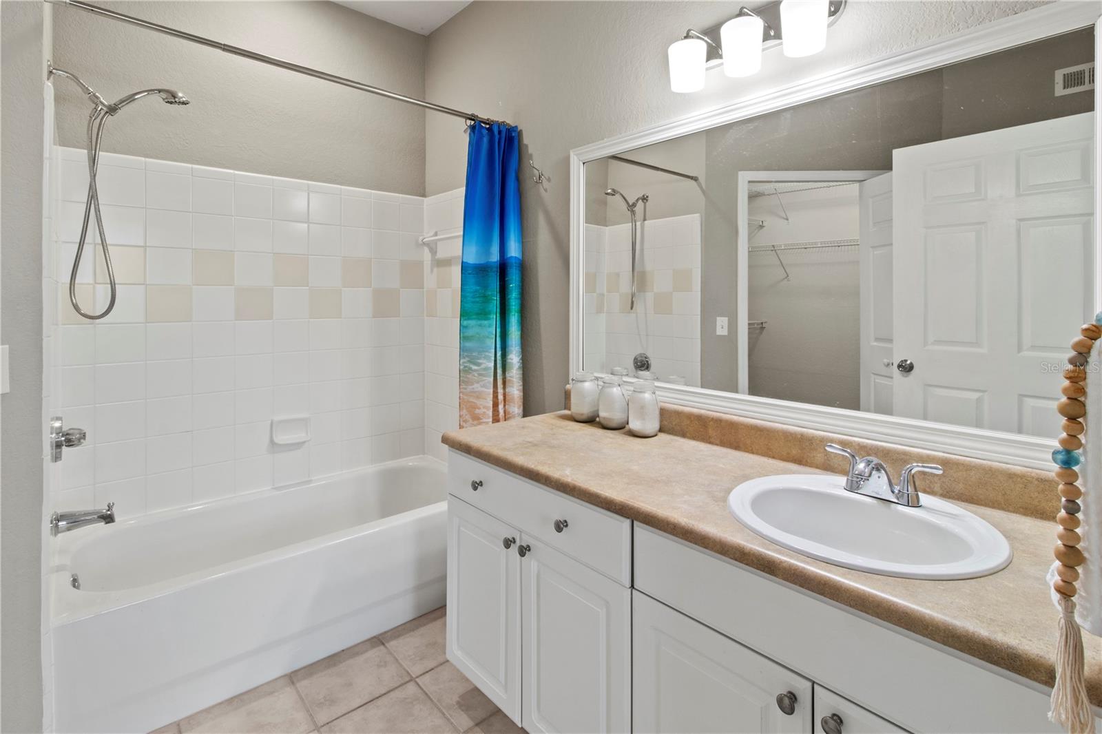 Image 31 of 41 For 5560 Rosehill Road 103