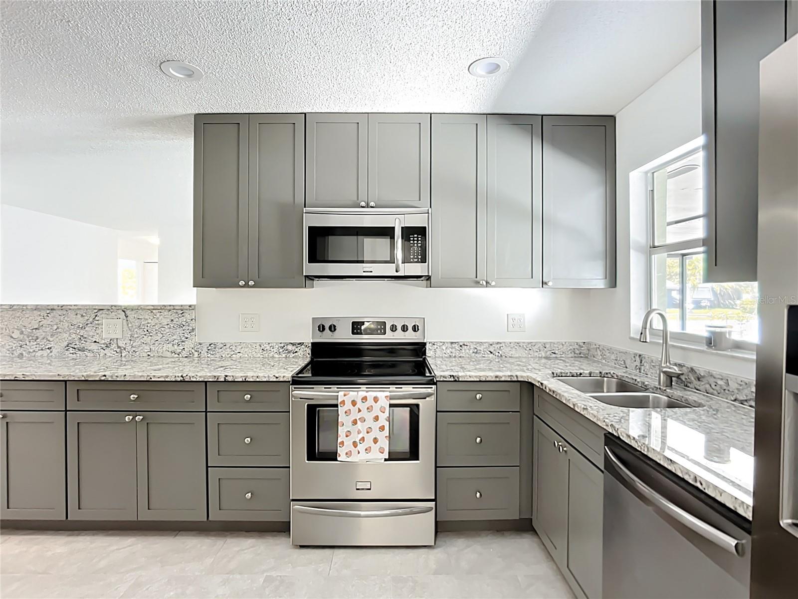 Image 17 of 56 For 4114 29th Avenue W