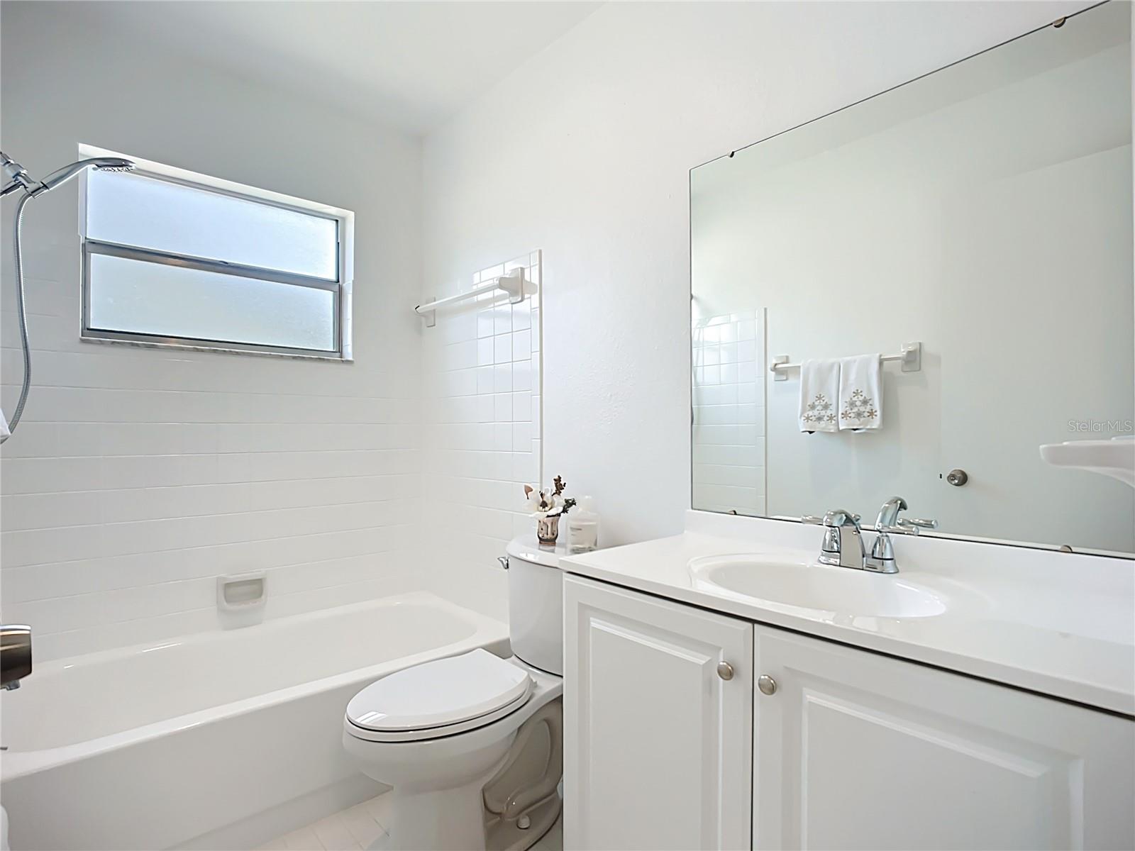 Image 27 of 56 For 4114 29th Avenue W