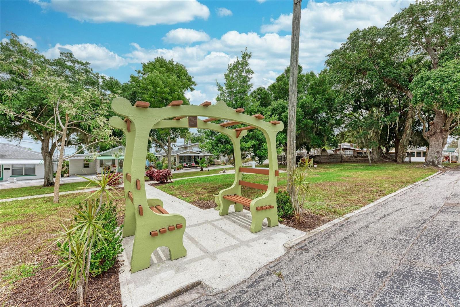 Image 36 of 40 For 31 Seminole Drive