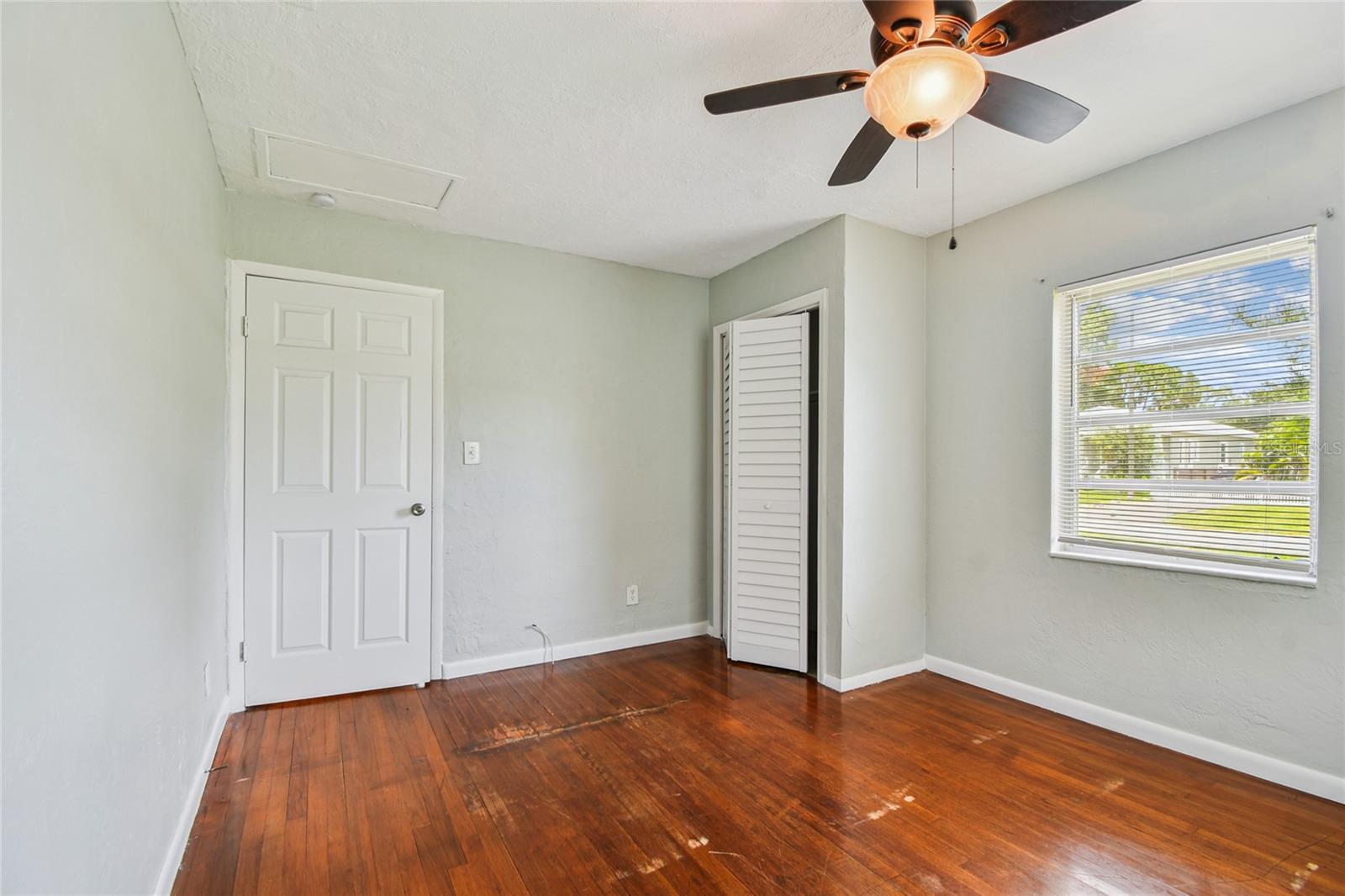 Image 13 of 52 For 751 Southwest Boulevard N