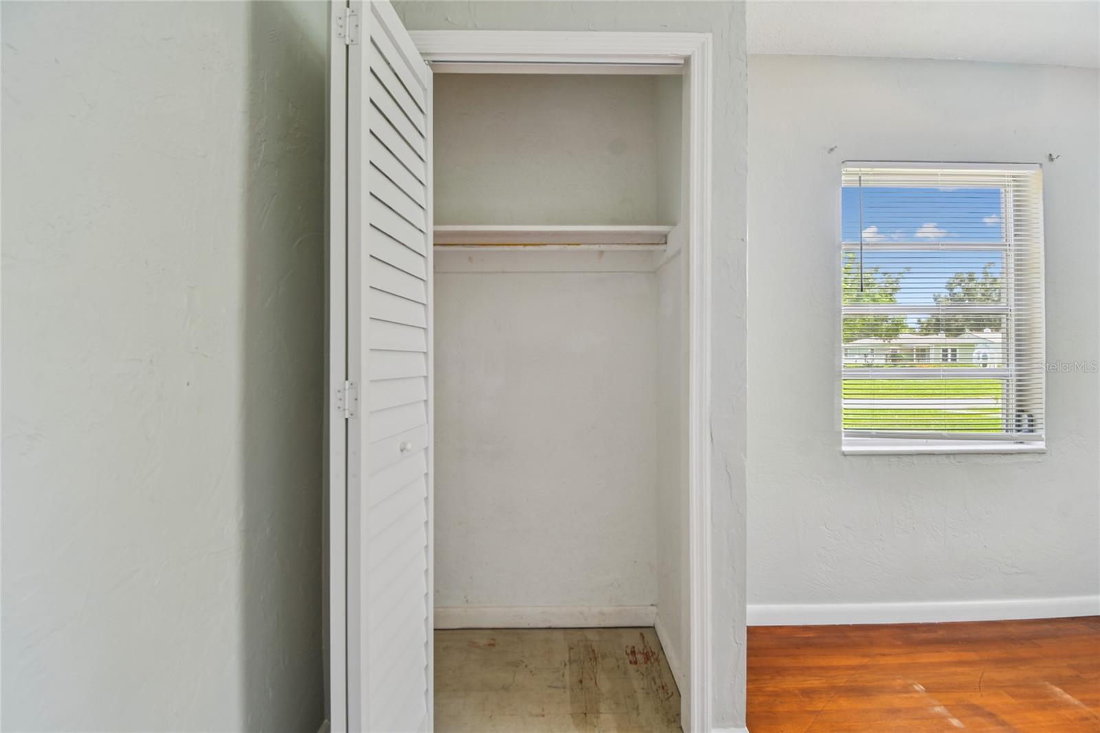 Image 14 of 52 For 751 Southwest Boulevard N