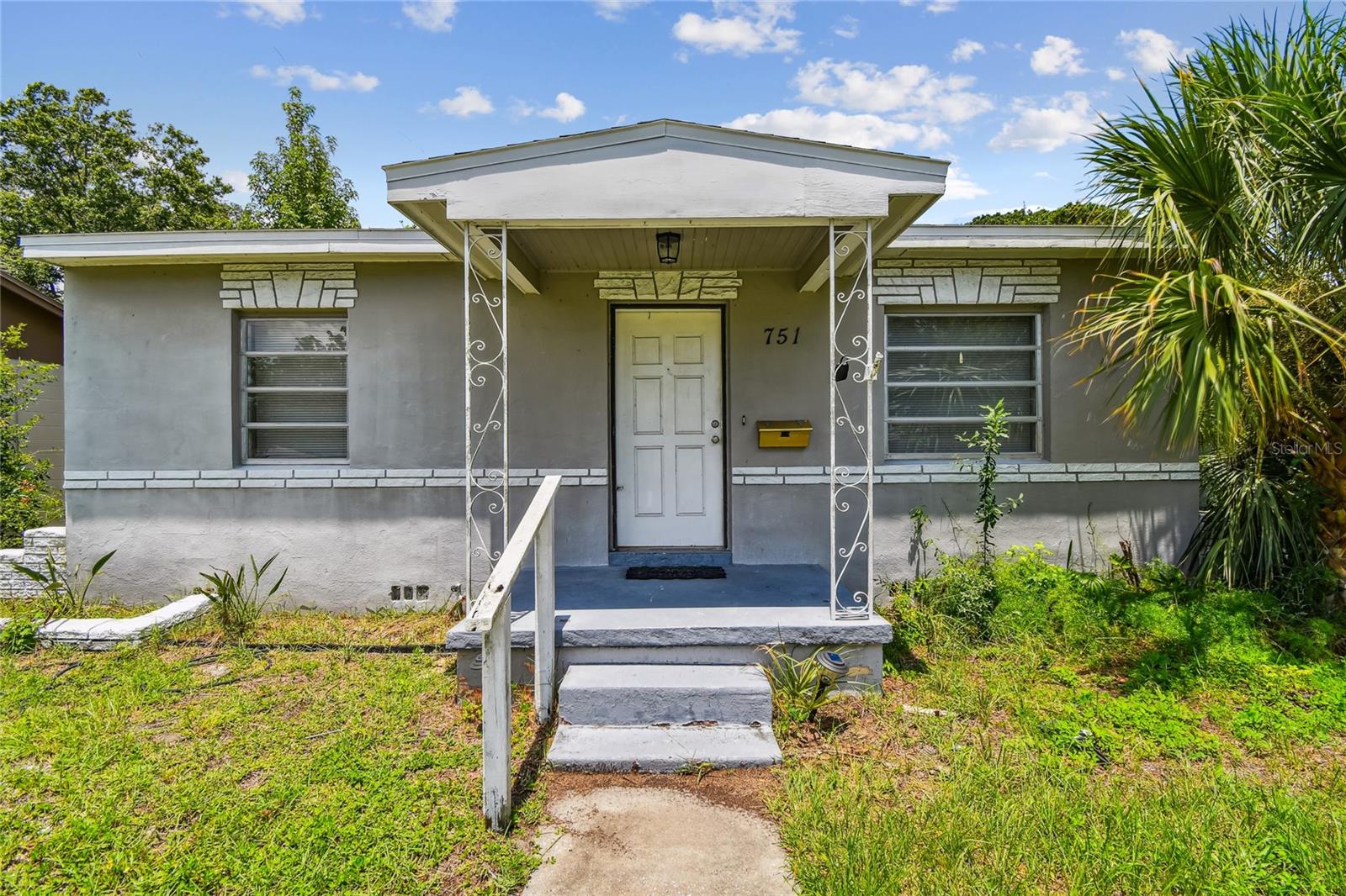 Image 2 of 52 For 751 Southwest Boulevard N