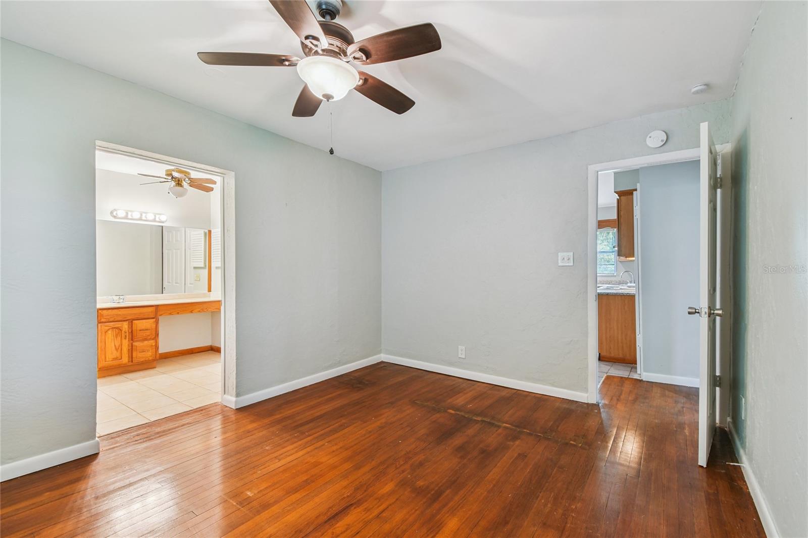 Image 29 of 52 For 751 Southwest Boulevard N