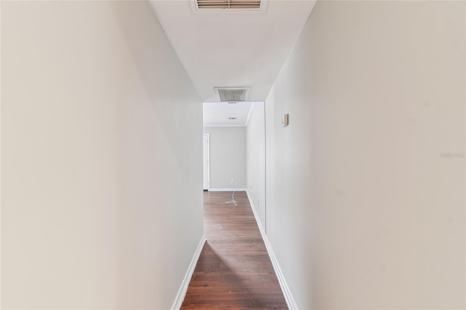 Image 34 of 52 For 751 Southwest Boulevard N