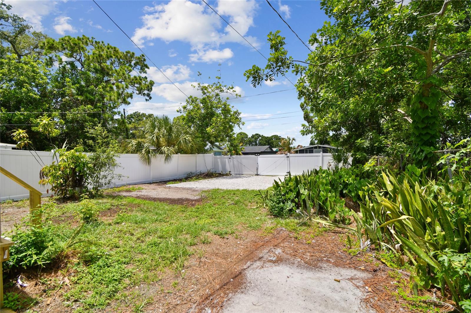 Image 43 of 52 For 751 Southwest Boulevard N