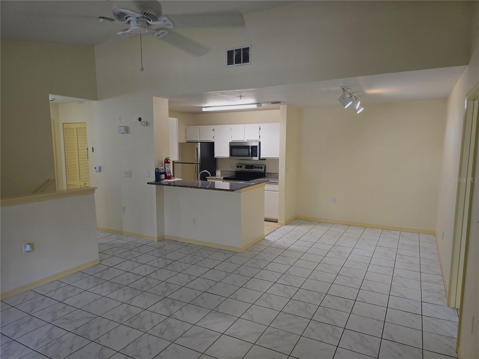 Image 25 of 56 For 7428 Vista Way 201