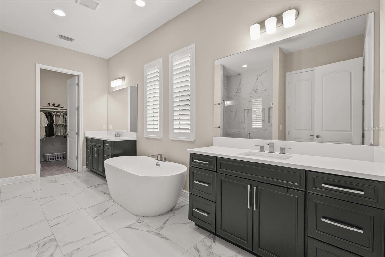 Image 37 of 91 For 6173 Lungo Lago Drive