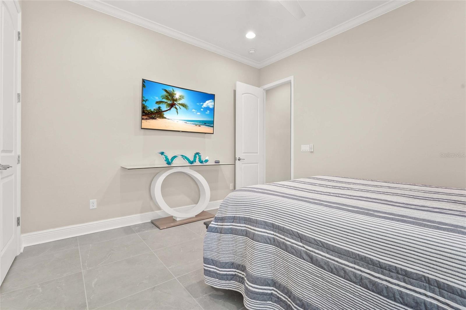 Image 45 of 91 For 6173 Lungo Lago Drive
