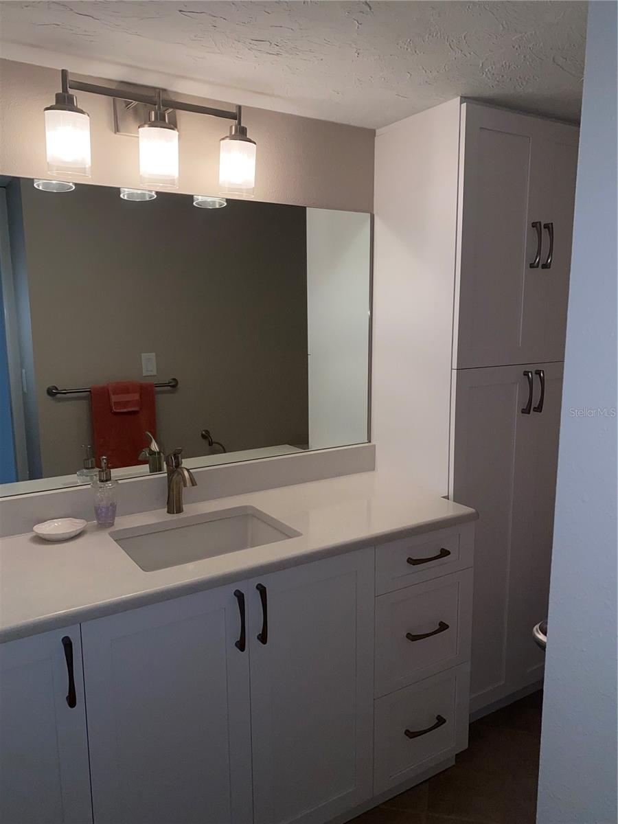 Image 11 of 12 For 631 Alhambra Road 702