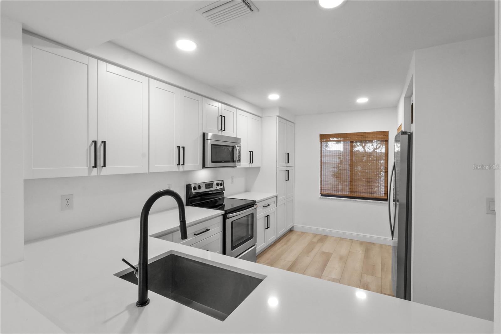 Image 11 of 37 For 5289 Tivoli Avenue