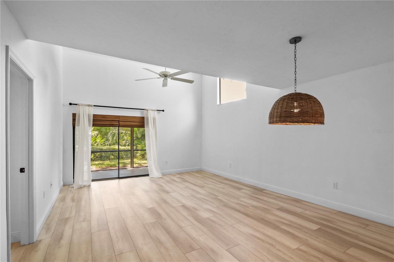 Image 14 of 37 For 5289 Tivoli Avenue