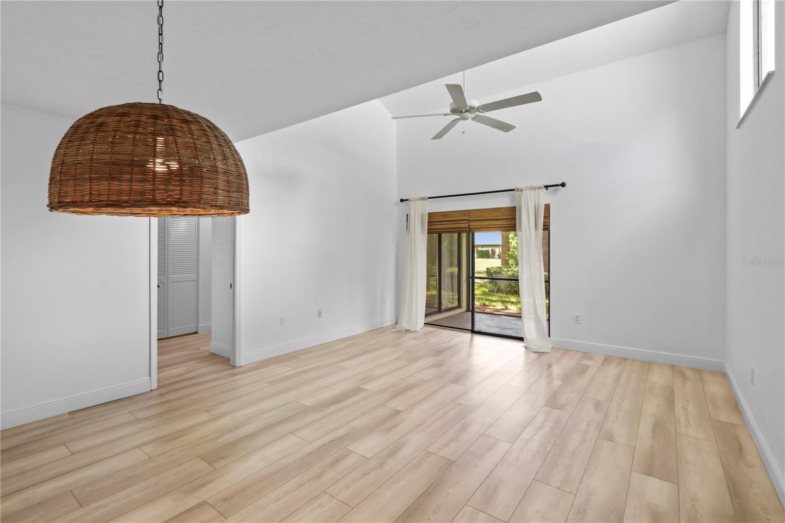 Image 15 of 37 For 5289 Tivoli Avenue