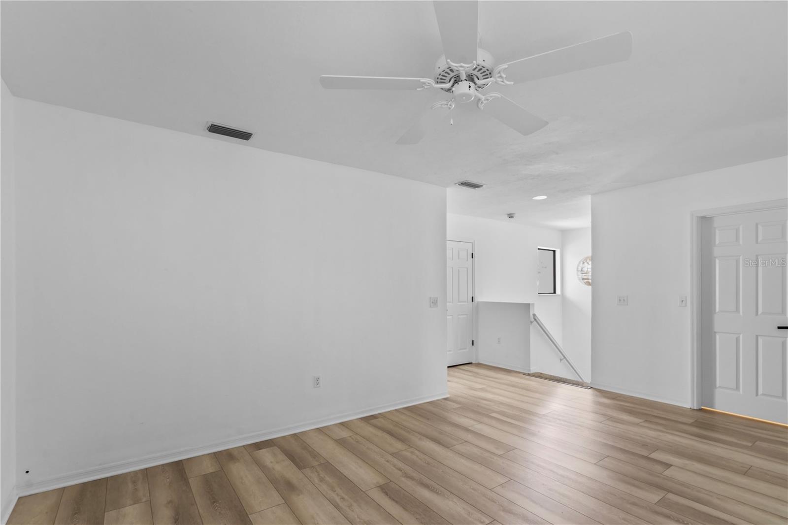 Image 22 of 37 For 5289 Tivoli Avenue