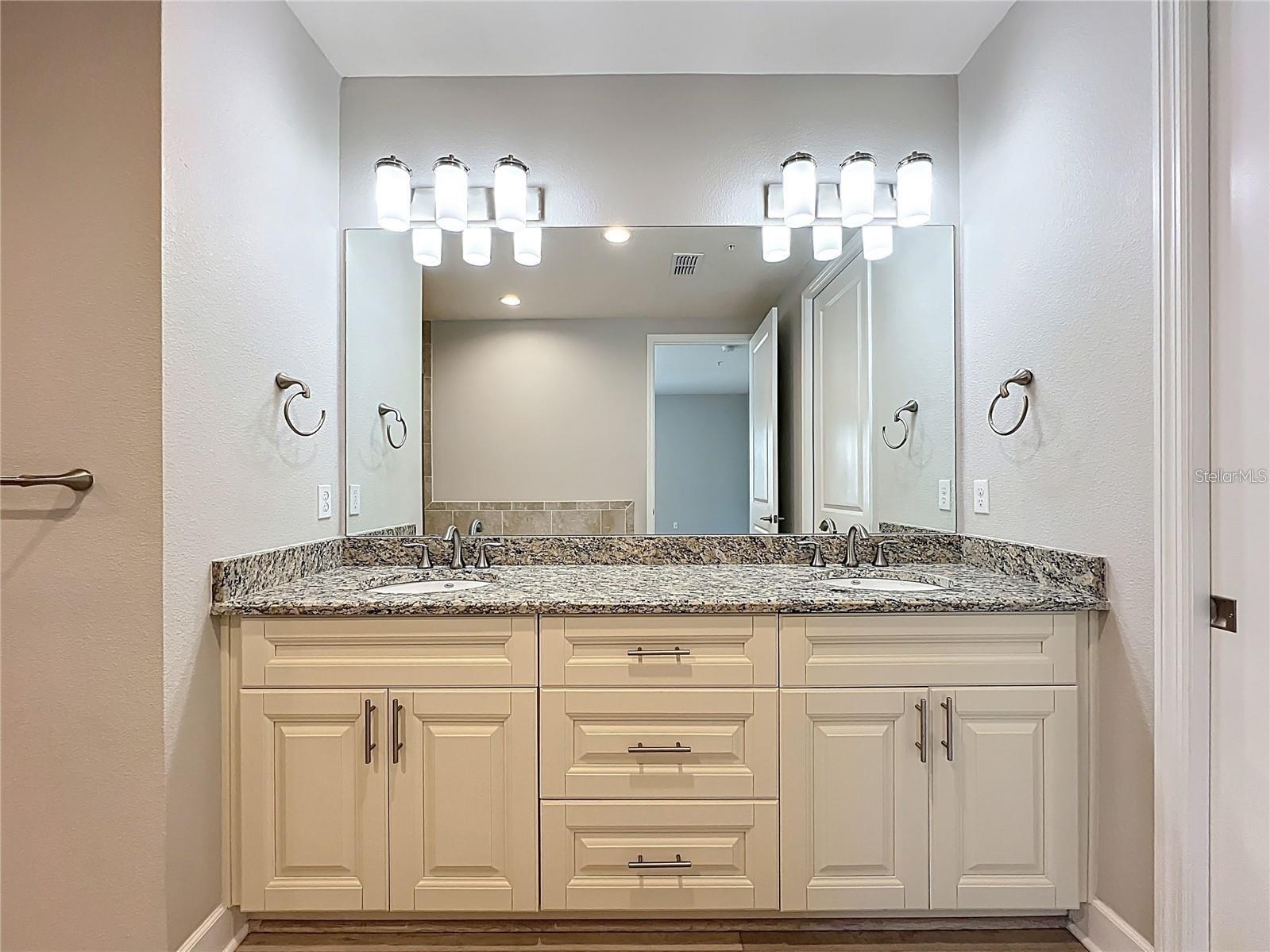 Image 30 of 65 For 7810 34th Avenue W 103