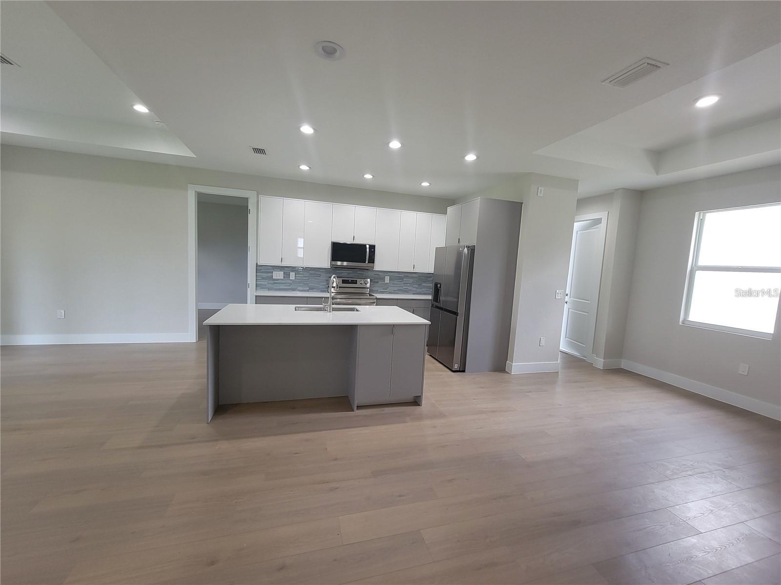 Image 13 of 38 For 2294 Trimble Avenue