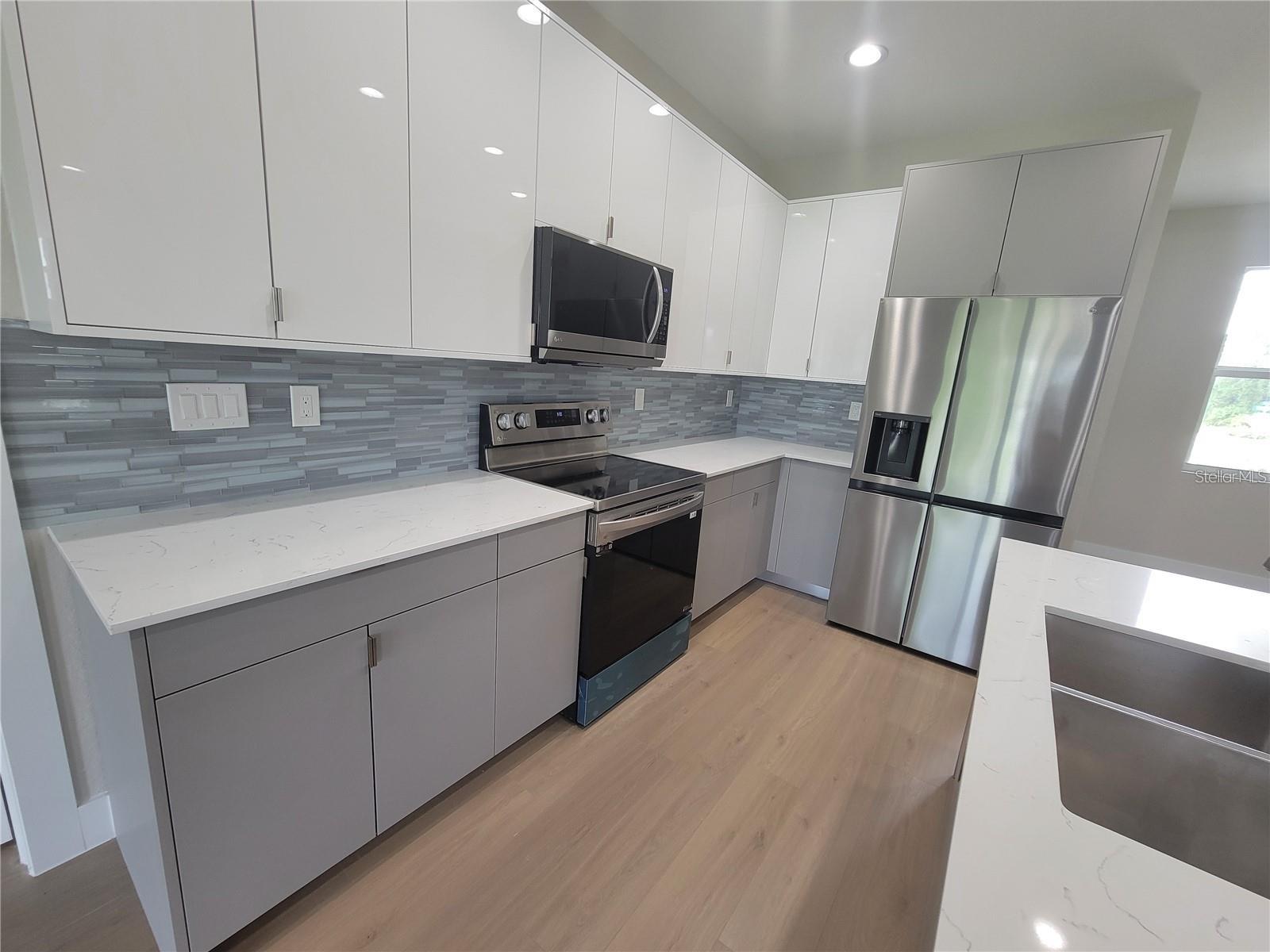 Image 3 of 38 For 2294 Trimble Avenue