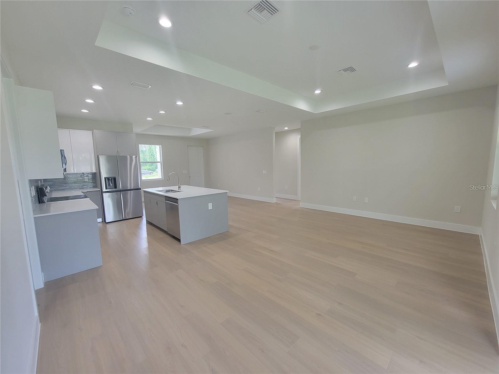 Image 4 of 38 For 2294 Trimble Avenue