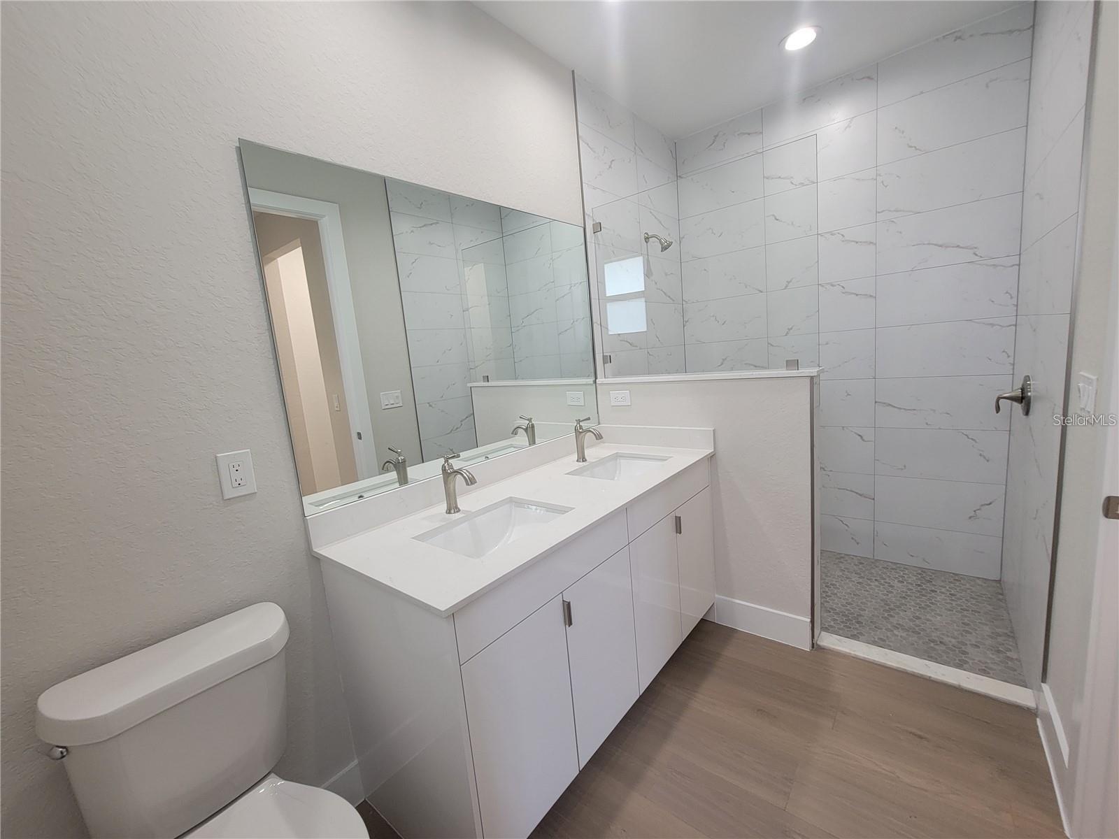 Image 5 of 38 For 2294 Trimble Avenue