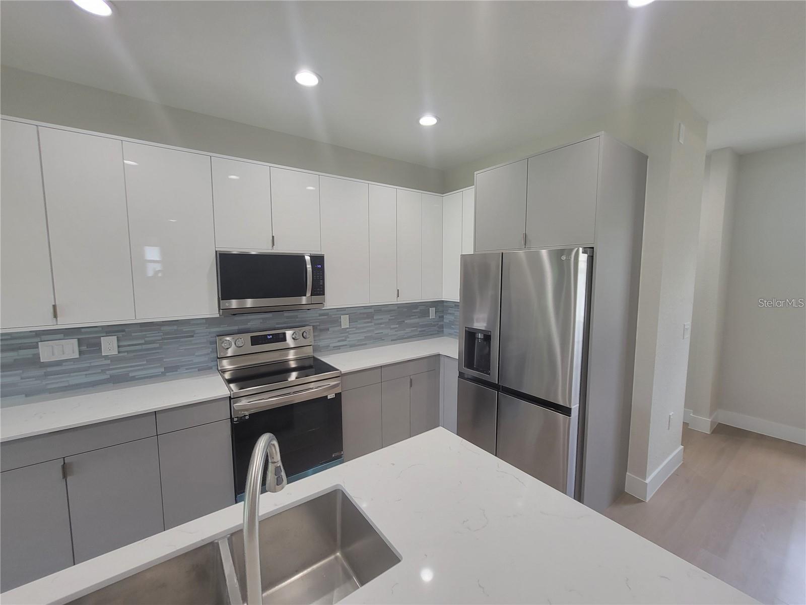 Image 9 of 38 For 2294 Trimble Avenue