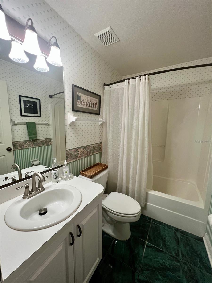 Image 26 of 34 For 2602 Edgewater Court