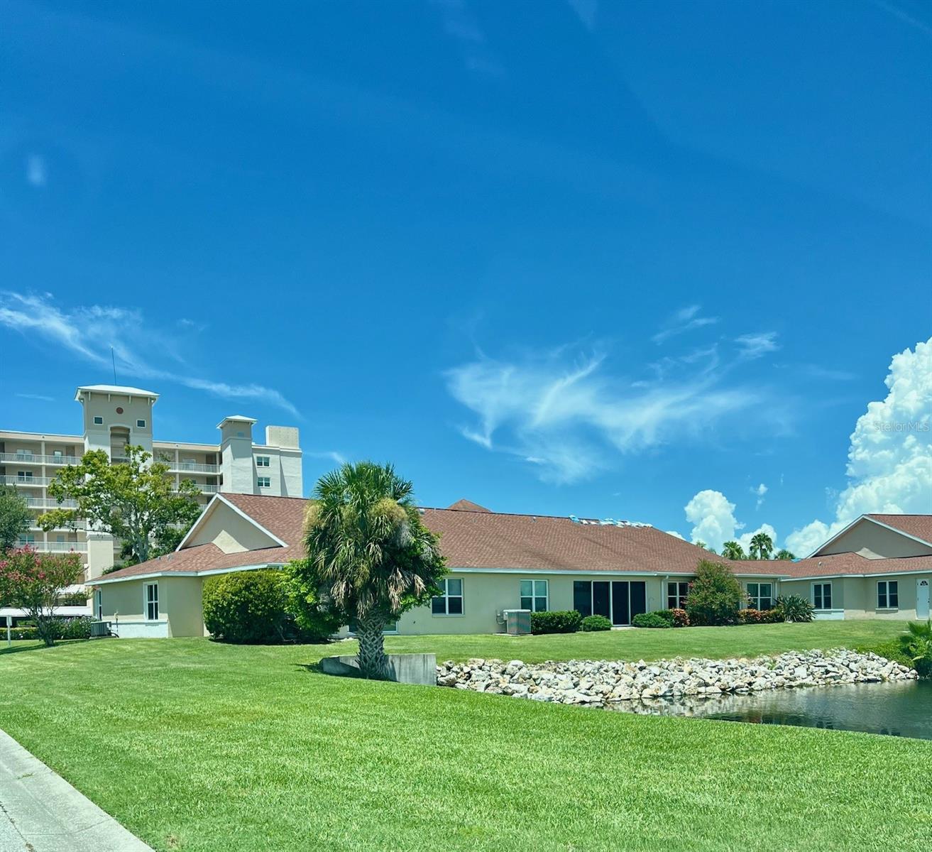 Image 4 of 34 For 2602 Edgewater Court