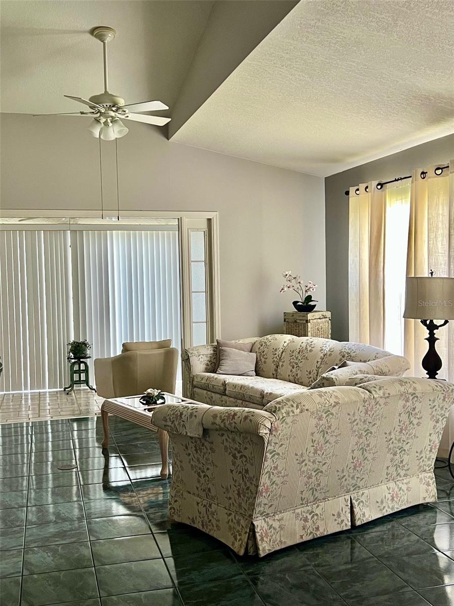 Image 8 of 34 For 2602 Edgewater Court