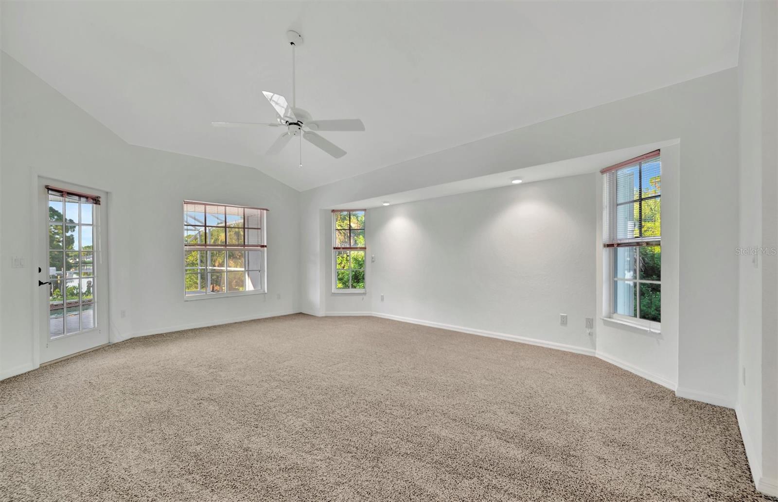 Image 20 of 65 For 12060 Eisenhower Drive
