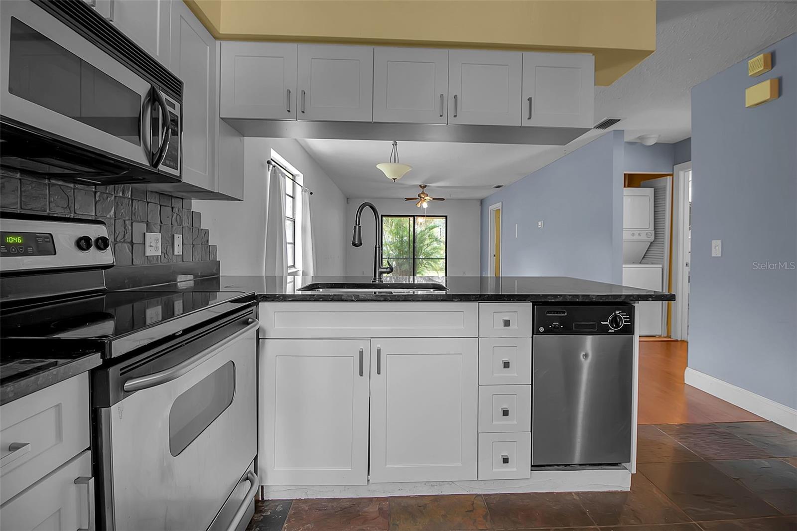Image 11 of 37 For 4625 Summerwind Drive 13