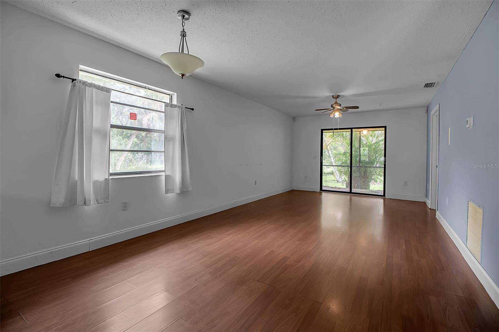 Image 12 of 37 For 4625 Summerwind Drive 13