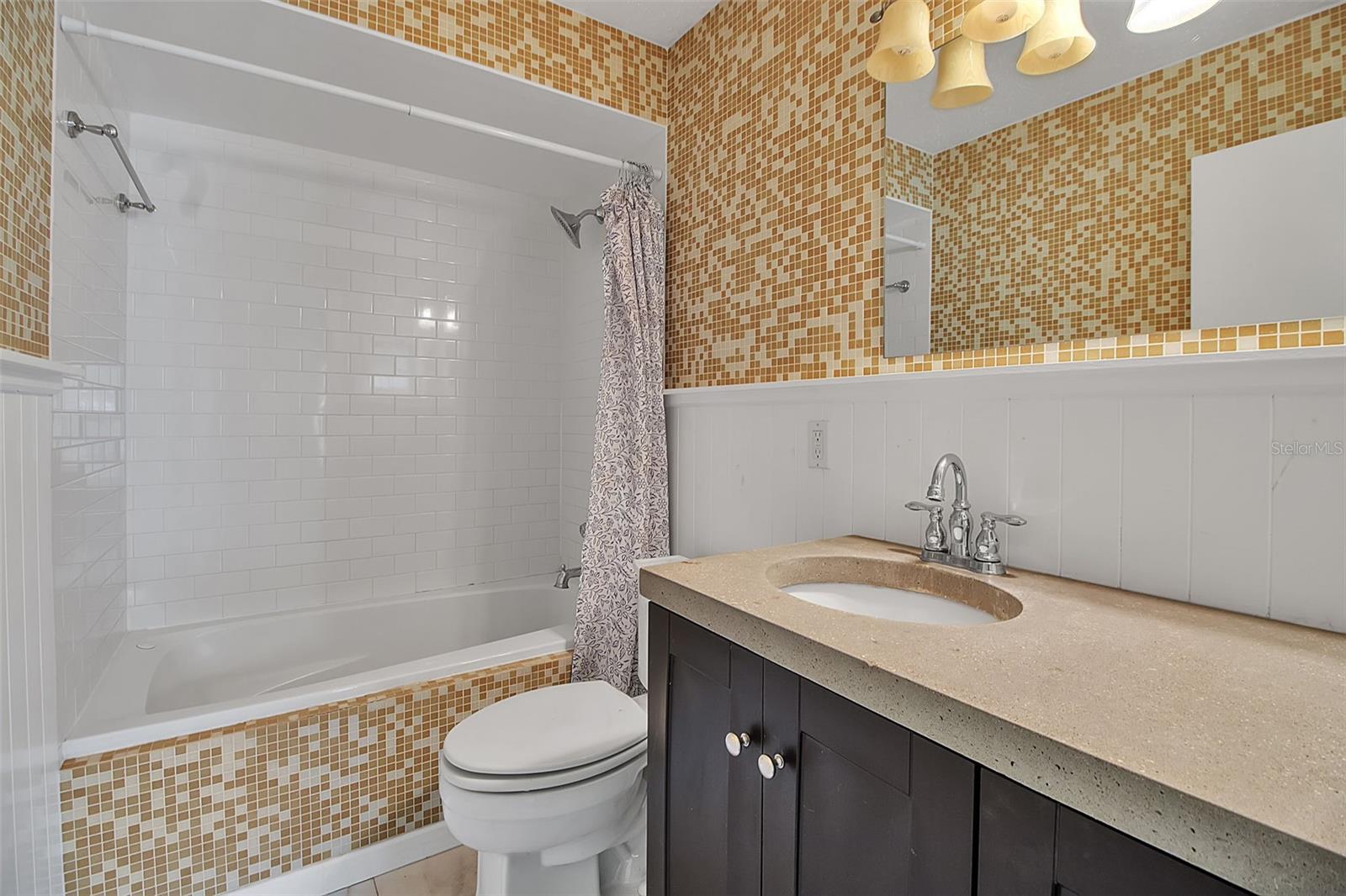 Image 18 of 37 For 4625 Summerwind Drive 13