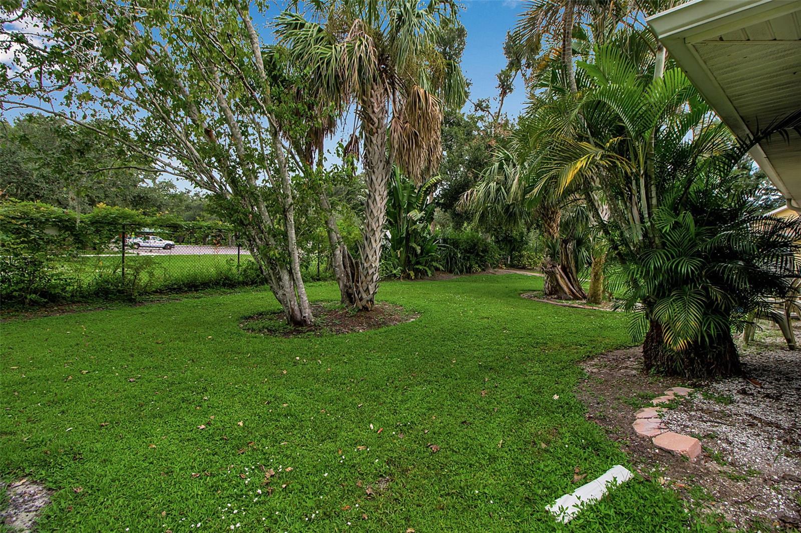 Image 4 of 37 For 4625 Summerwind Drive 13