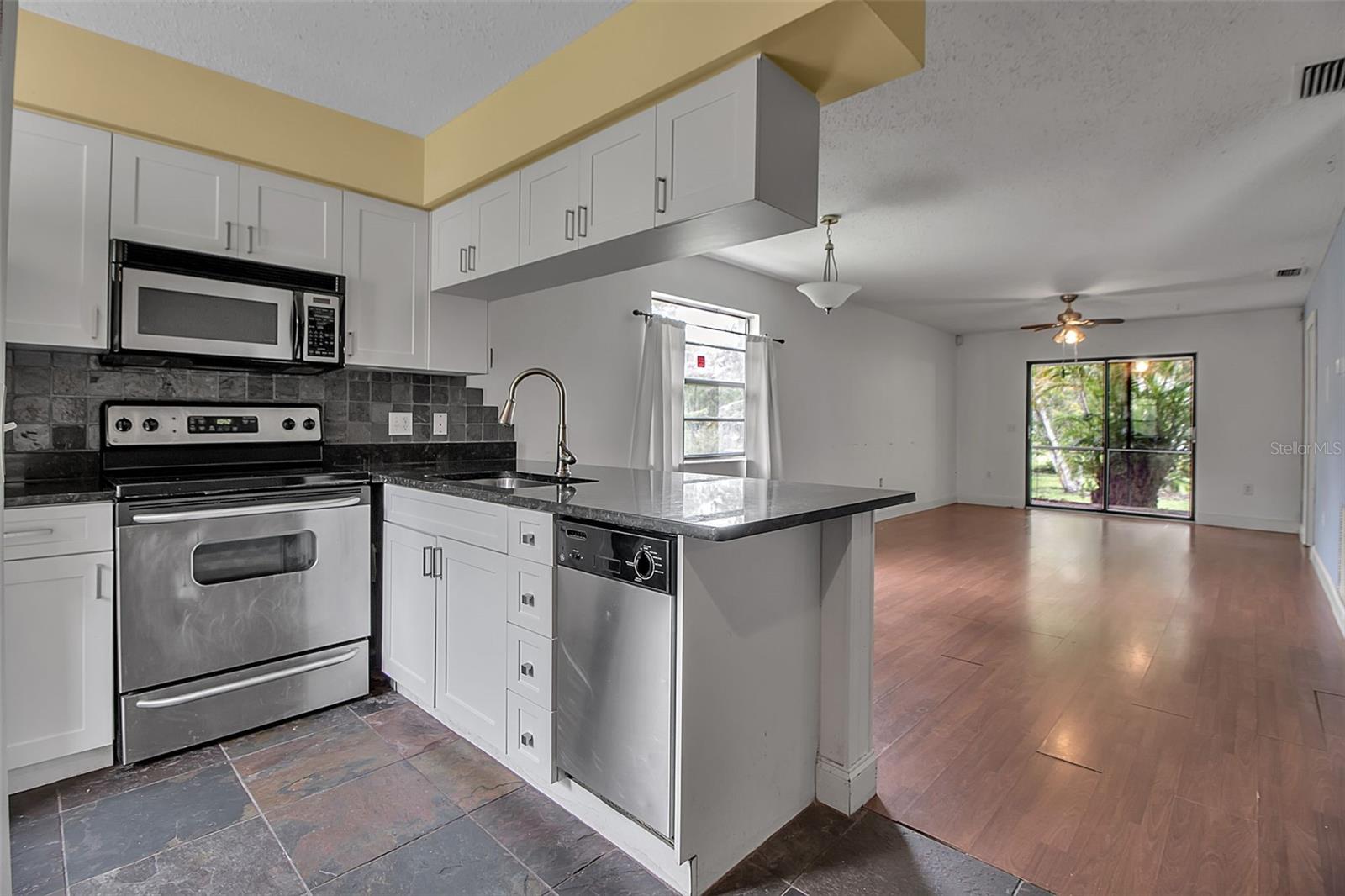Image 6 of 37 For 4625 Summerwind Drive 13