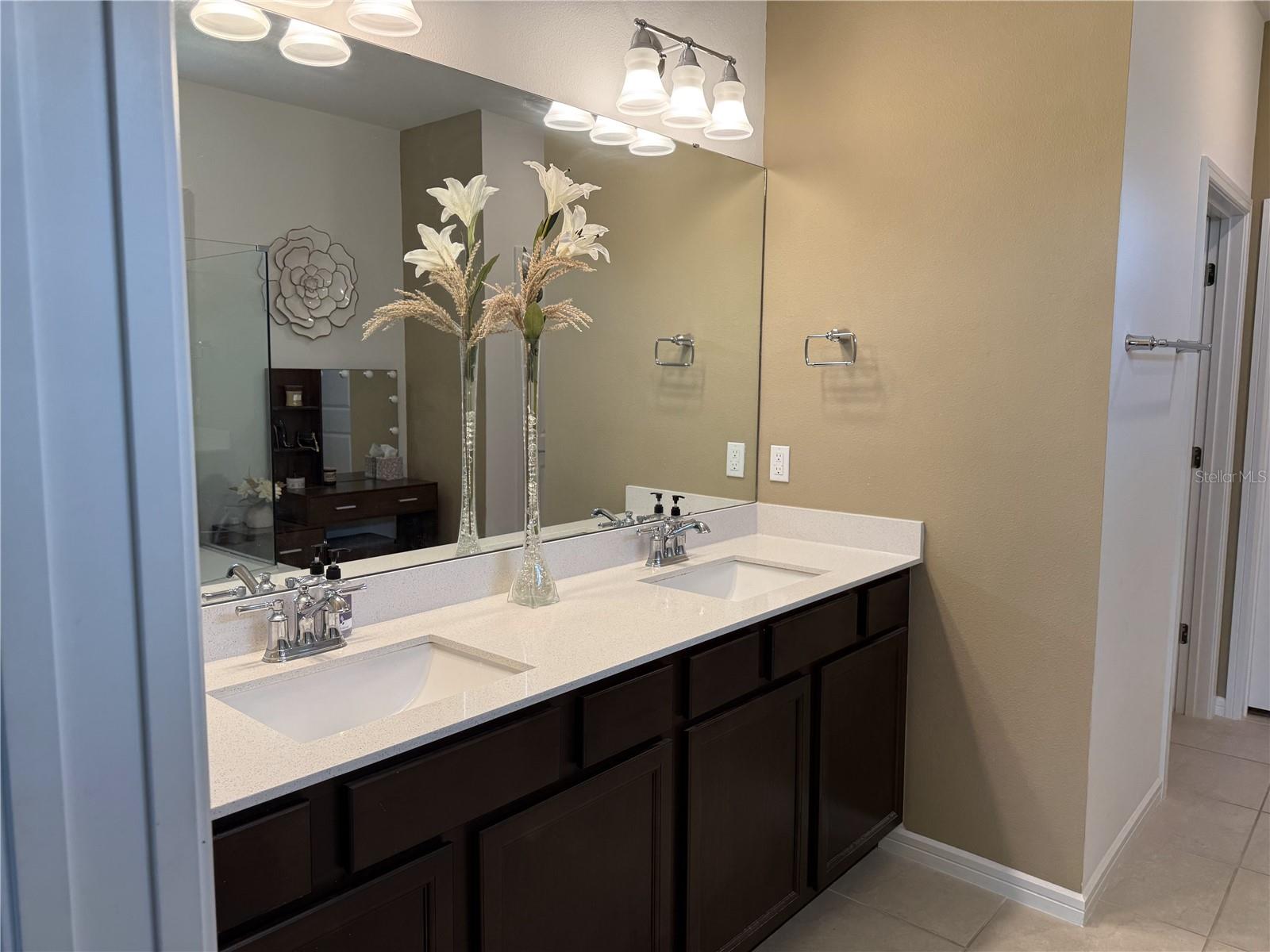 Image 15 of 37 For 8760 Ocean Tides Cove
