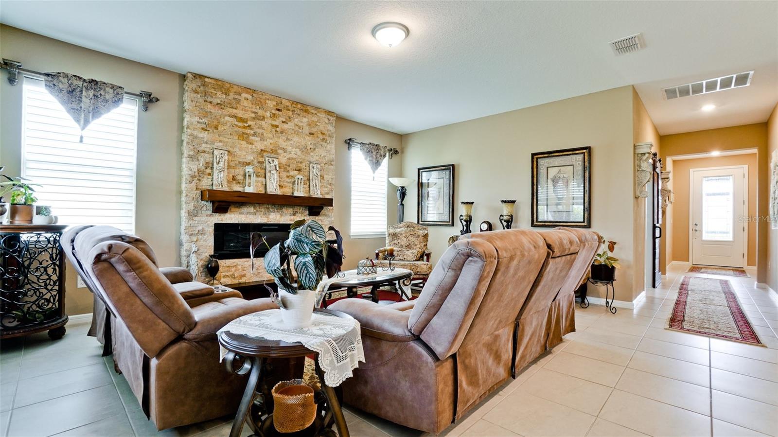 Image 4 of 37 For 8760 Ocean Tides Cove