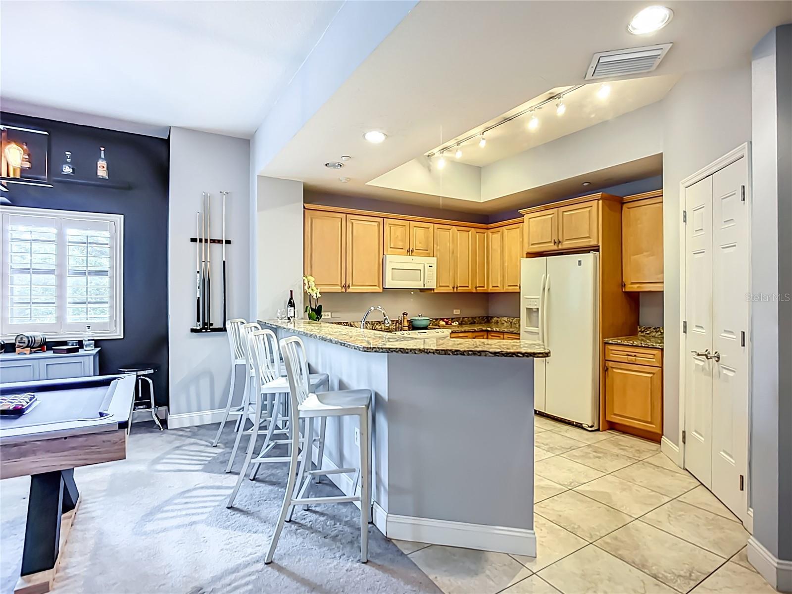 Image 14 of 59 For 7612 Lake Vista Court 208