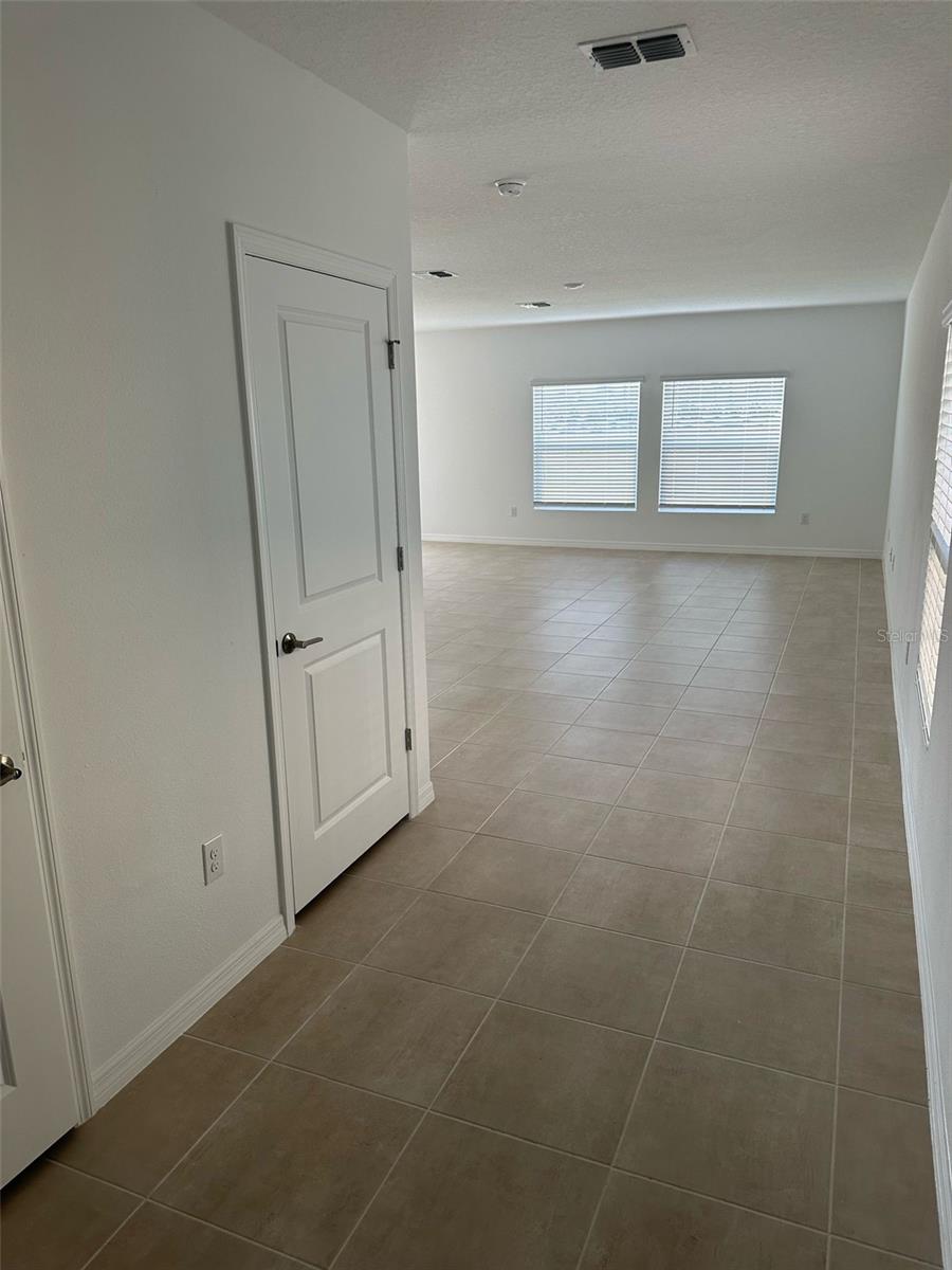 Image 4 of 34 For 11228 Fieldstone Drive
