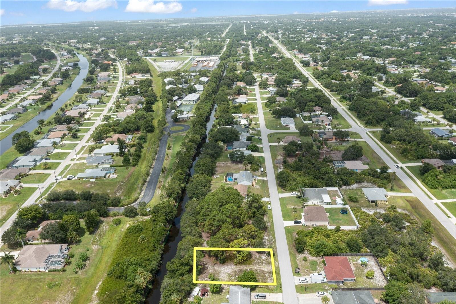 Image 3 of 13 For 10485 Greenway Avenue