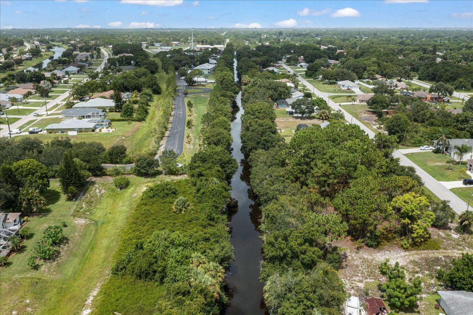 Image 8 of 13 For 10485 Greenway Avenue